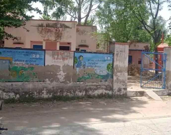 पट्टा जारी करने में अनियमितता का मामला : राज्य सरकार ने बड़ागांव सरपंच संतोष देवी को किया सस्पेंड, संभागीय आयुक्त की जांच रिपोर्ट में पाई गई दोषी