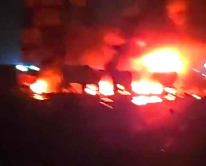 वीडियो लाइव : दूदू क्षेत्र में भीषण हादसा, एक जिन्दा जला :  सिलेंडर से भरे ट्रक और कैमिकल से भरे टैंकर की टक्कर, एक साथ 200 सिलेंडर फटे,  डिप्टी सीएम बैरवा पहुंचे