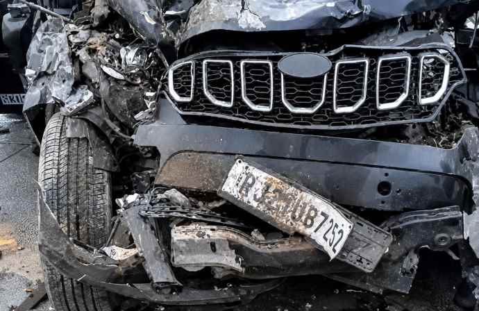 कोर्ट मैरीज कर लौट रहे कपल पर जानलेवा हमला : कोर्ट में शादी करके लौटते समय डंपर से मारी थी टक्कर, पुलिस ने 4 आरोपियों को पकड़ा