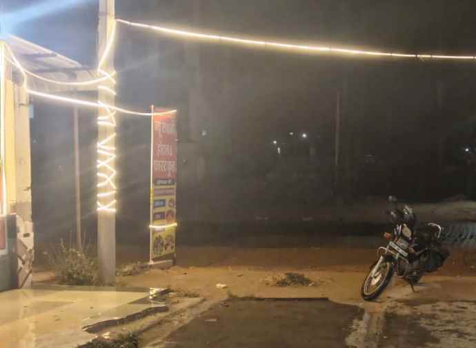 वीडियो न्यूज : नीमकाथाना में बदला मौसम : शुरू हुआ झमाझम बारिश का दौर, किसानों के खिले चेहरे, क्षेत्र में बढ़ेगी सर्दी