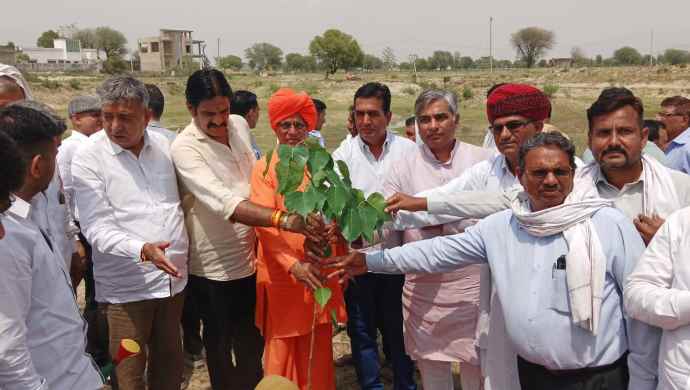 वीडियो न्यूज़ : वंदे गंगा जल संरक्षण जन अभियान: नीमकाथाना के कुरबाड़ा में व्यापक जनभागीदारी कार्यक्रम आयोजित,  जल संरक्षण के प्रति सामूहिक संकल्प