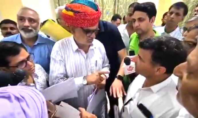सड़कों को लेकर मंत्री खर्रा का बड़ा बयान : UDH मंत्री खर्रा बोले-  डामर की कीमत ढाई गुणा से अधिक बढ़ी, ऐसे में सड़कों का पेचवर्क कार्य नहीं हो पा रहा
