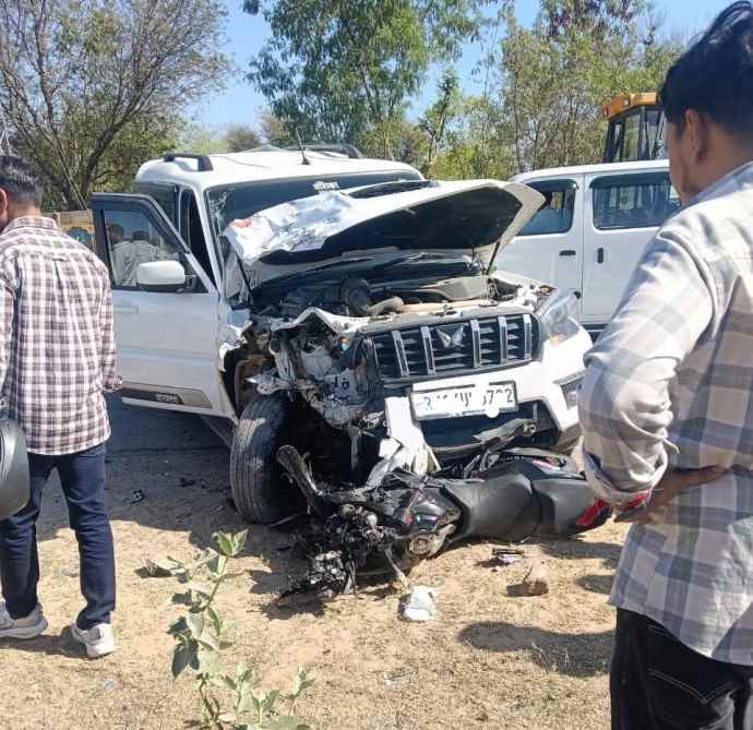 वीडियो न्यूज़ : श्रीमाधोपुर में बाइक और स्कॉर्पियों की टक्कर : हादसे में बाइक सवार युवक की मौत, हादसे के बाद स्कॉर्पियो ड्राइवर गाड़ी छोड़कर मौके से हुआ फरार