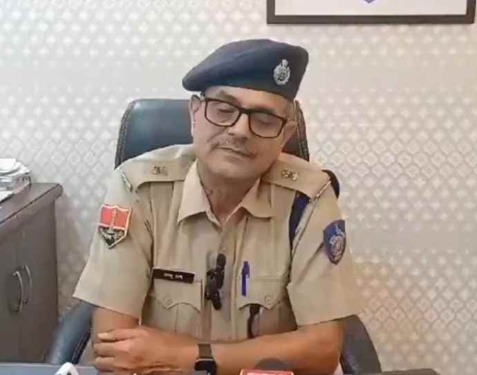 वीडियो न्यूज़ : चोकलेट दिलवाने के बहाने उठा ले गया था : 3 वर्षीय बच्ची के साथ रेप मामले में जोधपुर पुलिस ने आरोपी को किया गिरफ्तार, एडीसीपी  लाभूराम चौधरी ने किया खुलासा