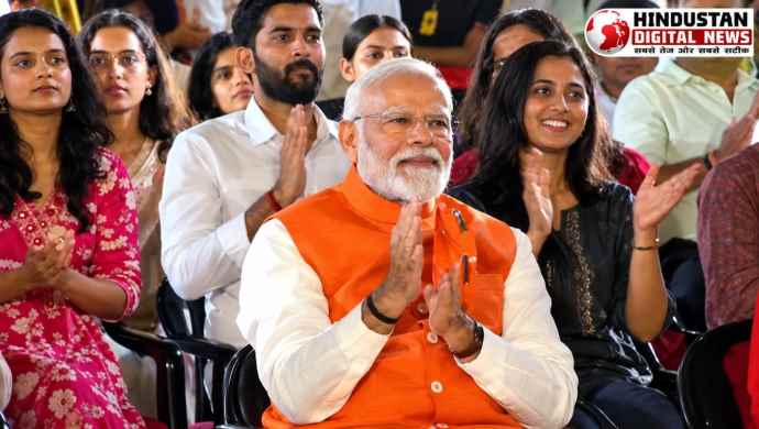 PM मोदी भजन क्लबिंग में हुए शामिल : खंजरी बजाई; 'भजन क्लबिंग' युवाओं और जेन-जी के बीच तेजी से उभरता हुआ स्प्रिचुअल ट्रेंड