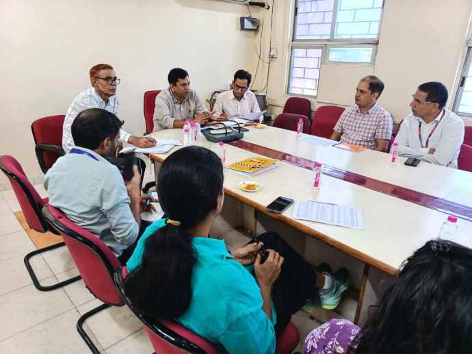 सीकर नगर परिषद आयुक्त ने की समीक्षा बैठक : प्रधानमंत्री स्वनिधि योजना की प्रगति को लेकर बैंक प्रतिनिधियों  के साथ बैठक, दिए आवश्यक दिशा-निर्देश