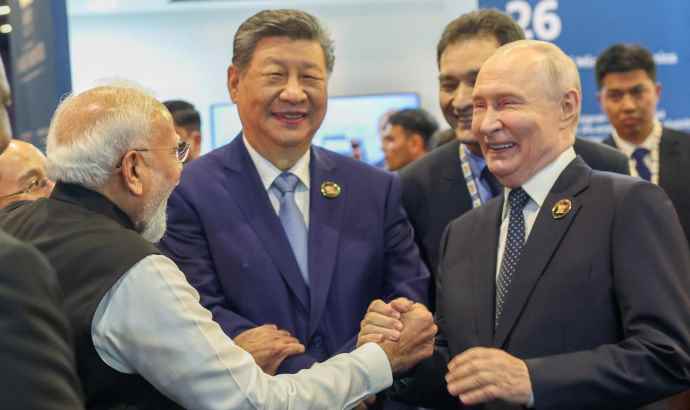 भारत में BRICS समिट 2026 : पीएम मोदी ने चीन के राष्ट्रपति शी जिनपिंग के साथ की द्विपक्षीय बैठक, मोदी और जिनपिंग बोले- मतभेद विवाद में न बदलें