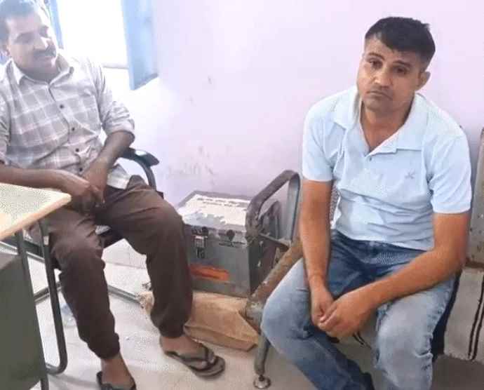 उदयपुर में एसीबी की बड़ी कार्रवाई : 8 लाख रुपए की रिश्वत लेते एसएचओ व कॉन्स्टेबल रंगे हाथ पकड़े गए, मांगे थे 20 लाख रुपए