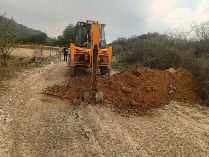 वीडियो न्यूज़ : पाटन में चला प्रशासन का पीला पंजा : कोर्ट के आदेश के बावजूद भू माफिया कर रहे थे अवैध परिवहन, पुलिस का भारी जाब्ता रहा मौजूद