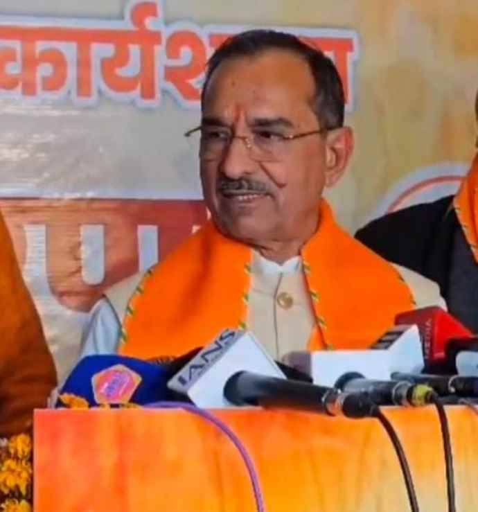 वीडियो न्यूज़ : बीजेपी प्रदेशाध्यक्ष का डोटासरा पर पलटवार : राठौड़ ने डोटासरा को अपना घर संभालने की दी नसीहत, कहा - 'कांग्रेसी मेंढ़क की तरह कर रहें इधर-उधर उछल-कूद'