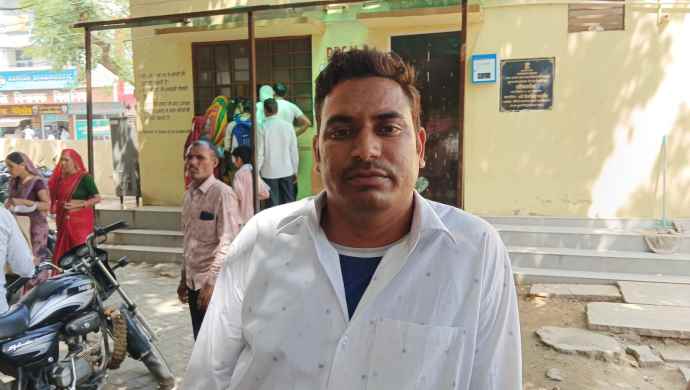 वीडियो न्यूज : जिला अस्पताल मे जेब कतरे सक्रिय : नीमकाथाना जिला अस्पताल में जेब कतरे ने जेब से भारतीय रुपए सहित 215 दुबई की करेंसी चुराई