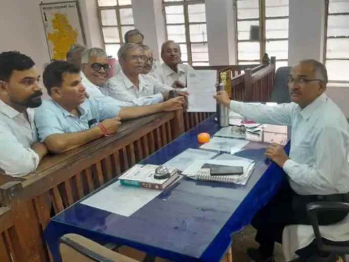 काटली नदी के सीमांकन की मांग : सरस्वती रूरल एंड अरबन डवलपमेंट सोसायटी के लोगों ने उपखंड अधिकारी को सीएम के नाम सौपा ज्ञापन