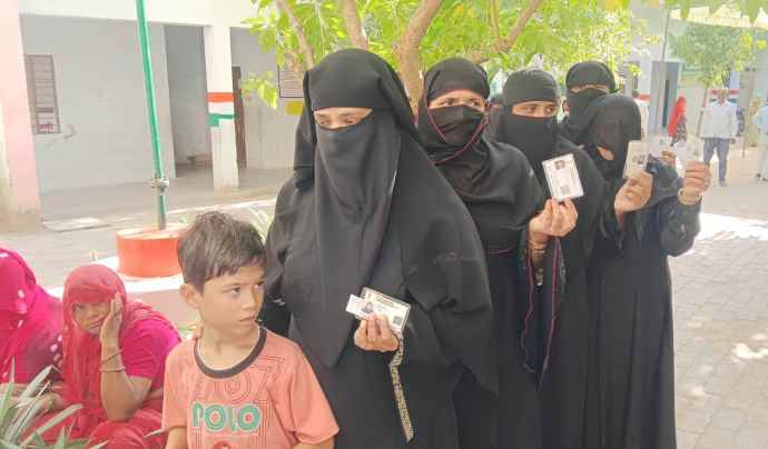 वीडियो न्यूज : नीमकाथाना में भाजपा - कांग्रेस ने किया बोर्ड बनाने का दावा : सैनिक कल्याण सलाहकार समिति अध्यक्ष बाजोर बोले - कांग्रेस चेयरमैन दावेदार चुनाव हार रहे