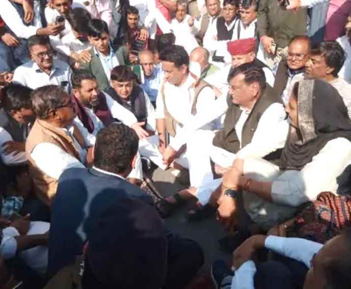 सांसद राहुल कस्वां के किसान एकता ट्रैक्टर मार्च को पुलिस ने रोका : 100 से अधिक ट्रैक्टर जब्त, 20 किसानों को हिरासत में लिया, सरकार ने वार्ता के लिए जयपुर प्रतिनिधिमंडल जाएगा