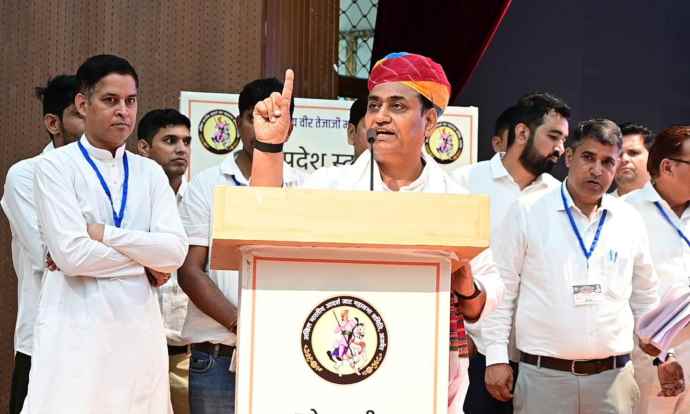 वीडियो न्यूज : डोटासरा बोले - सही का पक्ष लेवे : बेटे - बहू के उच्च पद पर सिलेक्शन पर डोटासरा का जवाब, बोले - लोगों के पेट के मरोड़े कब तक मिटाऊं