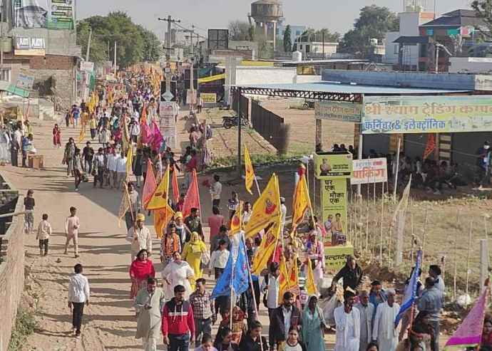 बाबा श्याम का मुख्य एकादशी मेला कल : खाटूधाम में आस्था का सैलाब, फाल्गुनी लक्खी मेले का छठवां दिन, बाबा श्याम का सतरंगी फूलों से मनमोहक श्रृंगार