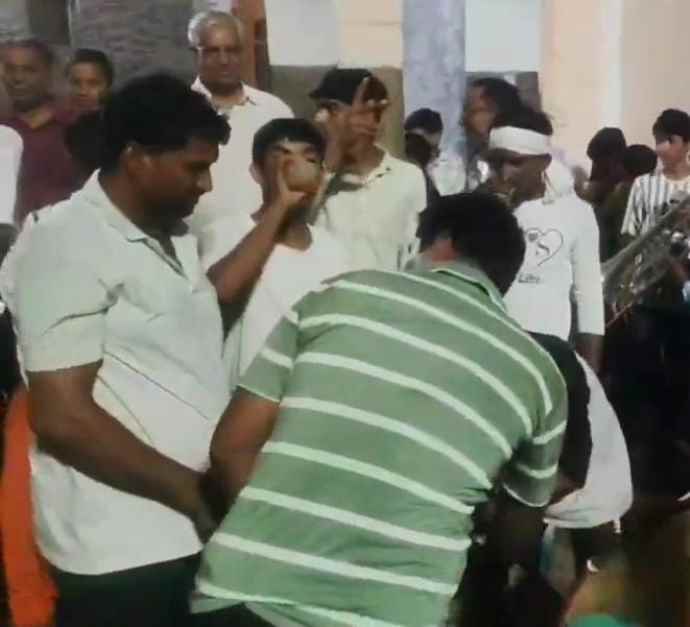 वीडियो न्यूज़ : मुहर्रम आज : नीमकाथाना में  इमाम बाड़े में दिखाए करतब, मातमी धुनों पर ढोल-ताशे, आज निकलेगा जुलूस