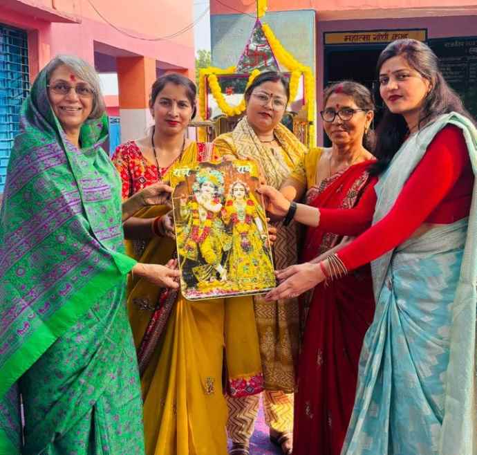 विद्यालय में मां सरस्वती की प्रतिमा की स्थापना : सिंघावली खुर्द में राजकीय विद्यालय में मां सरस्वती की प्रतिमा की स्थापना, भाजपा नेत्री बोली - विद्यार्थियों को संस्कारित शिक्षा देने को राज्य सरकार कृत संकल्पित