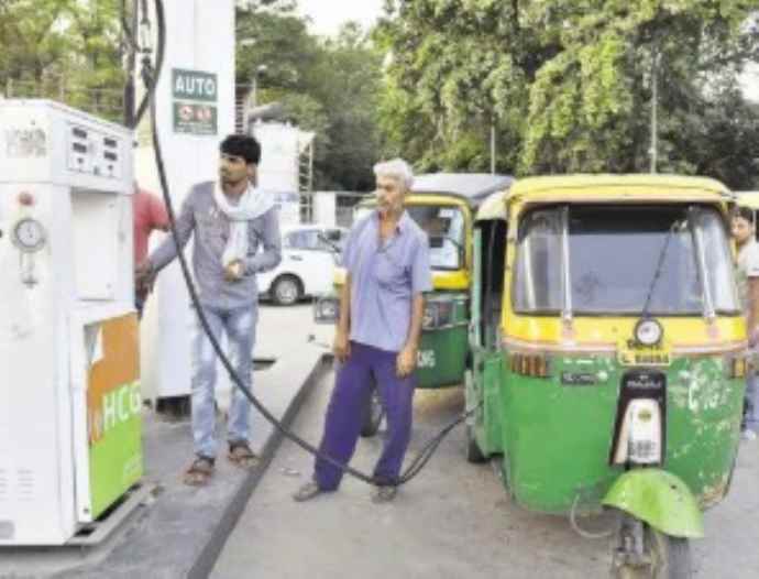 दो दिन में फिर से बढ़े CNG के दाम : दो दिन पहले ही सीएनजी की कीमतों में दो रुपए हुई थी बढ़ोतरी;नोएडा और गाजियाबाद भी बढ़े दाम