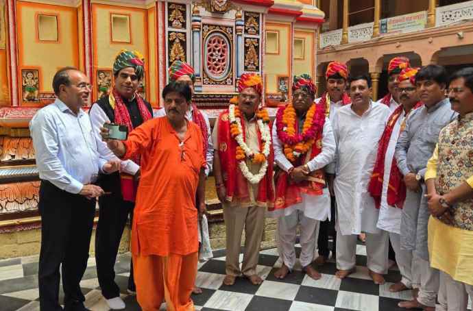 राज्यपाल ने माता शाकम्भरी के किए दर्शन : पूजा-अर्चना कर प्रदेश - देश की सुख-समृद्धि, शांति तथा खुशहाली की कामना की