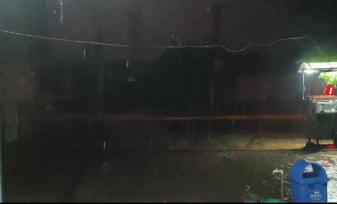 नीमकाथाना में आंधी के साथ बारिश : बारिश के साथ चने के आकार के गिरे ओले, बारिश से लोगों को गर्मी से मिली राहत
