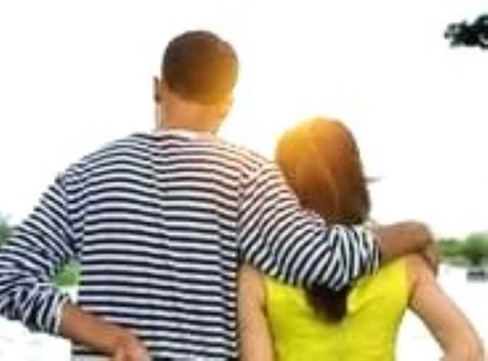 लड़की के घरवालों ने प्रेमी-प्रेमिका को रंगे हाथों पकड़ा : पेट्रोल डालकर दोनों को लगाई आग, सूचना पर पहुंची पुलिस ने दोनों को गंभीर हालत में SMS में भर्ती करवाया