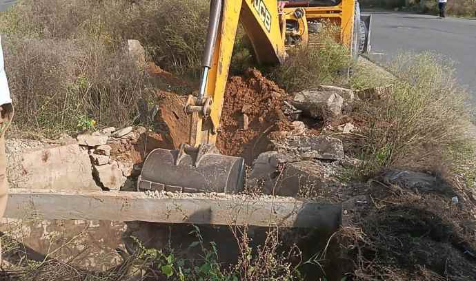 वीडियो न्यूज : नीमकाथाना में नील गाय का सकुशल रेस्क्यू : नील गाय  PWD विभाग के रेनवाटर रिचार्ज पिट में गिर गई थी, युवाओं बंद करने की मांग की