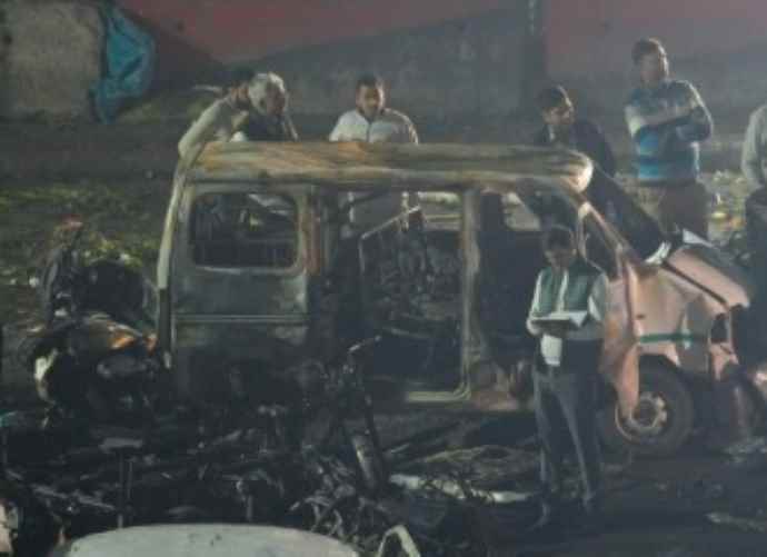 दिल्ली कार ब्लास्ट मामले में नया खुलासा :  सुरक्षा एजेंसियों की छापेमारी से घबराहट में किया गया था विस्फोट, न्यूज़ एजेंसी ने दी सूत्रों के हवाले से जानकारी