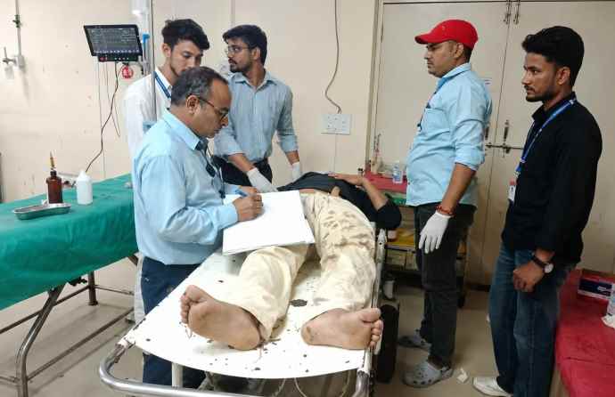 चूरू में दो बाइकों की आमने-सामने टक्कर : हादसे में एक व्यक्ति की मौके पर ही मौत, एक अन्य युवक गंभीर रूप से घायल