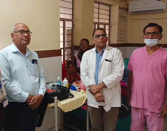 वीडियो न्यूज : नीमकाथाना जिला अस्पताल में लगी 4.5 लाख रुपए की मशीन : ऑटो एकॉस्टिक एमिशन मशीन का शुभारंभ, जन्म के तुरंत बाद हो सकेगी नवजात शिशुओं की सुनने की क्षमता की जांच