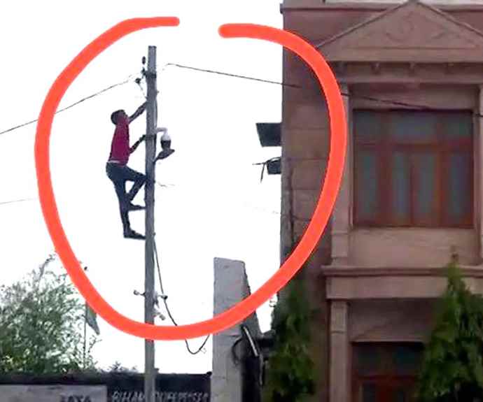 सांसद बेनीवाल के घर का कटा बिजली कनेक्शन : भाई के नाम पर था कनेक्शन, डिस्कॉम ने 11 लाख का बकाया बताया,  कनेक्शन काटने के दौरान केवल नौकर था