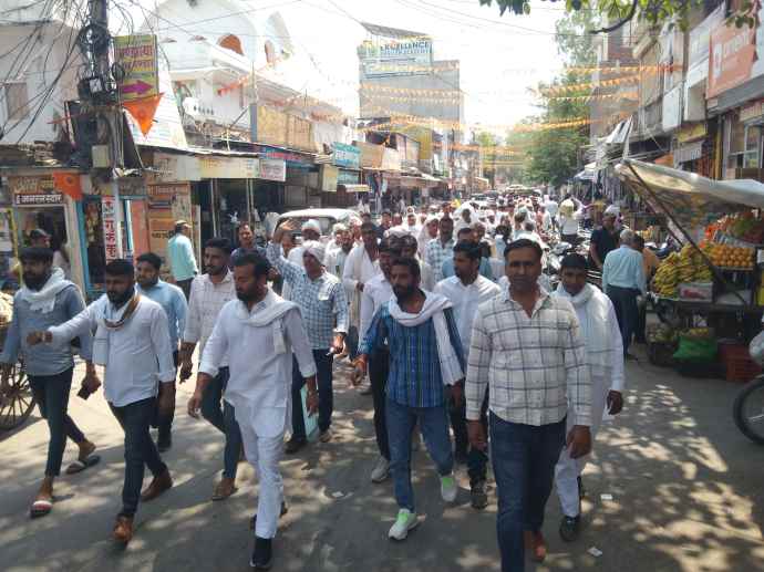 वीडियो न्यूज़ : श्रीमाधोपुर में पुलिस के खिलाफ आक्रोश : निर्दोष लोगों को जेल भेजने का आरोप,  CID - सीबी या CBI से जांच करवाने की मांग