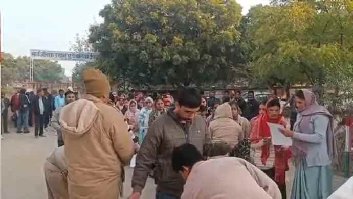 REET परीक्षा लेवल-1 के लिए सुबह पहुंचे अभ्यर्थी : देर से आने वालो को नहीं मिला प्रवेश, झुंझुनू में 12 हजार अभ्यर्थी पंजीकृत, सुबह 10 से दोपहर 12.30 बजे तक परीक्षा