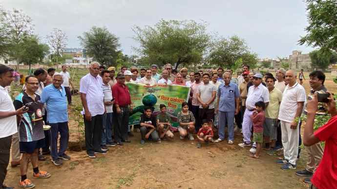 वीडियो न्यूज़ : नीमकाथाना में विश्व पर्यावरण दिवस पर पौधारोपण : ADM ने की पर्यावरण संरक्षण में सभी की भागीदारी की अपील, सामोता बोली - पेड़ पौधे ही धरती मां का श्रृंगार