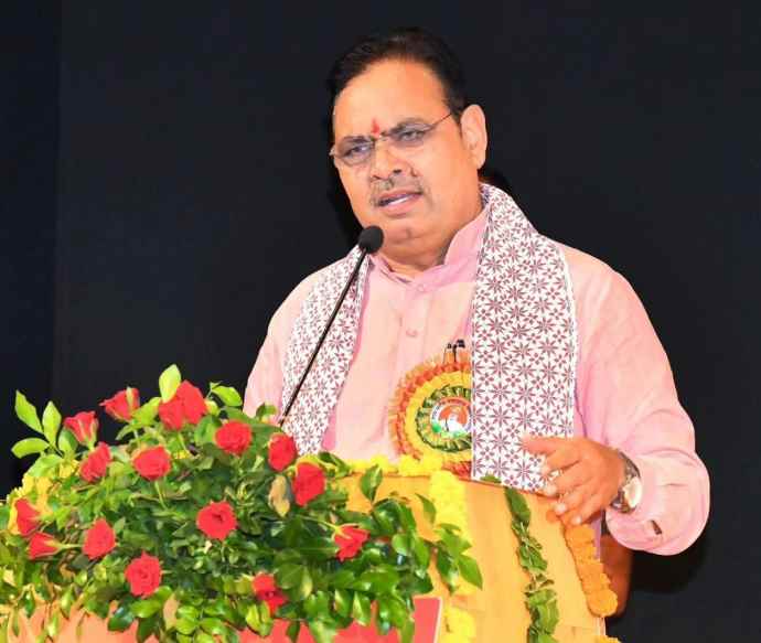 वीडियो लाइव : सीएम का पूर्व सीएम पर बड़ा तंज : सीएम भजनलाल ने कहा - हाथ की सफाई, जादूगरी और ईमानदारी से मेहनत करने में फर्क होता