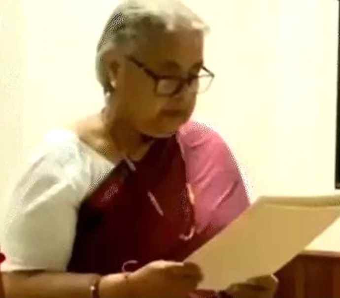 सुशीला कार्की नेपाल की पहली महिला अंतरिम पीएम : राष्ट्रपति रामचंद्र पौडेल ने दिलाई शपथ, राष्ट्रपति का ऐलान- 6 महीने में होंगे चुनाव, संसद भंग करने का विरोध शुरू