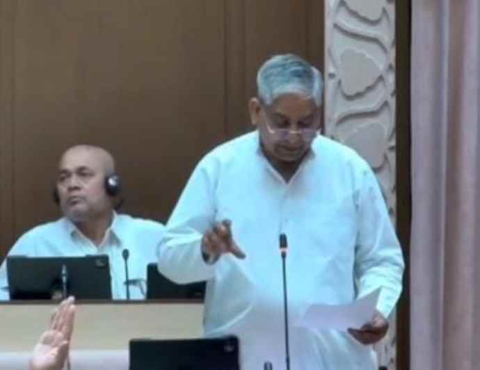 वीडियो न्यूज़ : मोदी ने  विधानसभा में उठाया अवैध वसूली और खनन का मामला : विधायक मोदी ने  रैला क्षेत्र में सैटेलाइट से निगरानी की मांग की, कहा - नीमकाथाना में खनिज माफिया हावी