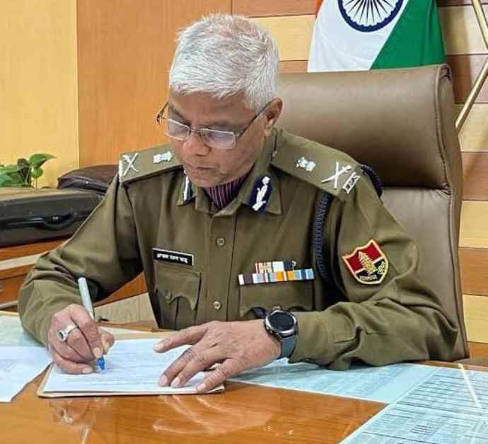 पुलिस महानिदेशक यूआर साहू बने RPSC चेयरमैन : राज्यपाल हरिभाऊ बागड़े ने यूआर साहू की नियुक्ति के आदेश जारी किए , अब नया डीजीपी मिलेगा
