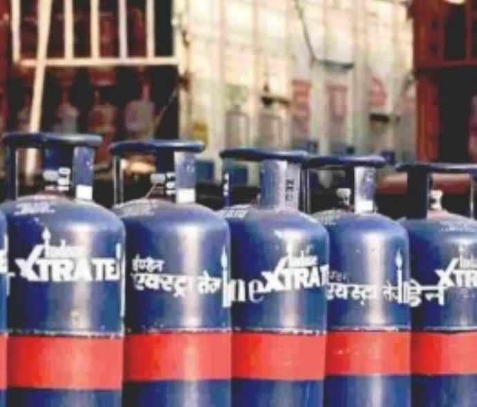 कमर्शियल एलपीजी सिलेंडर यूजर्स के राहत की खबर :  केंद्र सरकार ने कमर्शियल एलपीजी का कोटा बढ़ाकर किया 50 फीसदी, नई व्यवस्था 23 मार्च से होगी प्रभावी