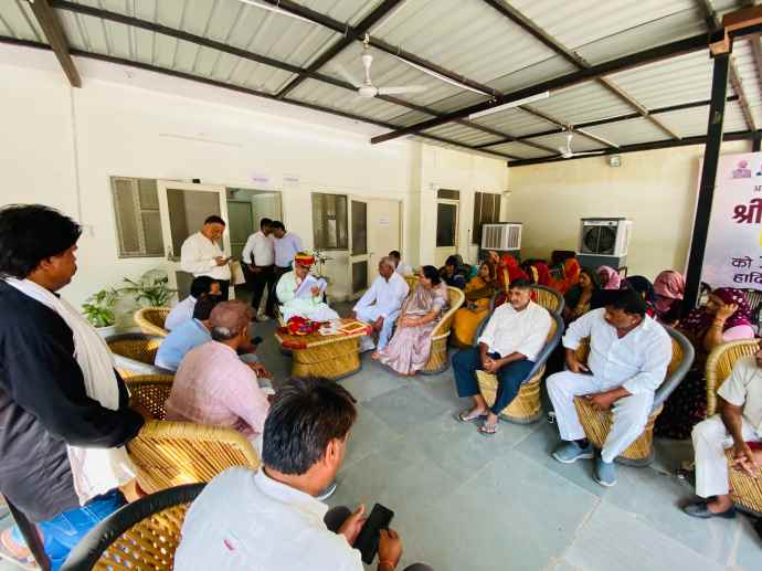 वीडियो न्यूज़ : नीमकाथाना मास्टर प्लान 2047 मामला : भाजपा नेत्री सामोता के नेतृत्व में प्रतिनिधि मंडल मिला यूडीएच मंत्री खर्रा से, गुर्जर कॉलोनी के लोगो ने बताई समस्या