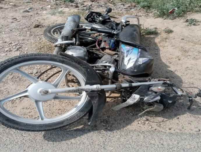 दौसा में भीषण सड़क हादसा : बाइक-कार की जोरदार भिड़ंत, हादसे में चाचा-भतीजे की मौत, पुलिस ने कार की जब्त