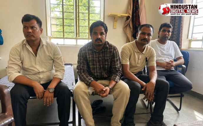सीकर में यूपी पुलिस के पुलिसकर्मी ट्रैप : सीकर एसीबी ने 2.80 लाख की रिश्वत लेते गिरफ्तार किया , मुकदमे से नाम हटाने के बदले मांगी घुस