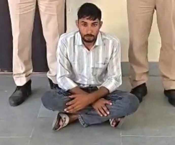 रेप का आरोपी कोर्ट से गिरप्तार : आरोपी ने महिला को डरा-धमकाकर किया रेप, वकील से सलाह लेने आया तो पकड़ा गया
