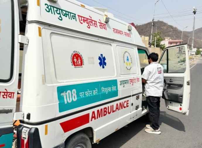 प्रदेश में कल से 108 और 104 एंबुलेंस सेवा बंद : कर्मचारियों की यूनियन ने सेवाएं बंद करने का किया ऐलान, वेतन में 30 फीसदी की बढ़ोतरी सहीत है अन्य मांगे