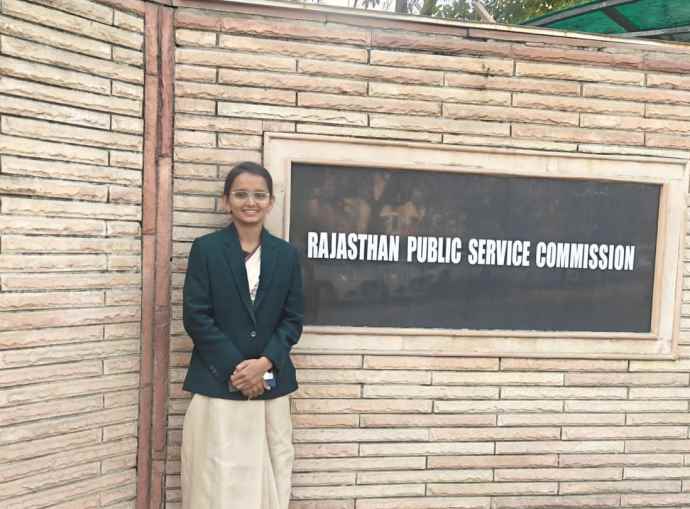 नीमकाथाना के चला की सरिता को RAS में 419वीं रैंक : RAS भर्ती परीक्षा में पुरानाबास के प्रकाश ओला की 180वीं रैंक, भूदोली के सोनू सिंह की आई 488वीं रैंक