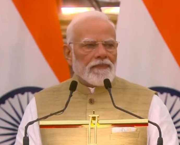 भारत - कनाडा के बीच  MoU डॉक्यूमेंट्स एक्सचेंज : खनिज, नवीकरणीय ऊर्जा के उपयोग पर जोर, पीएम मोदी बोले - दोनों देश के बीच ट्रेड 2030 तक 50 बिलियन डॉलर पहुंचे