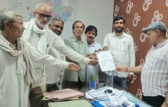 नीमकाथाना मास्टर प्लान 2047 रद्द करने की मांग : माकपा ने अजय वर्मा मावंडा हत्याकांड के खुलासा करने सहित सात सूत्रीय मांगों को लेकर सीएम के नाम एसडीएम को सौंपा ज्ञापन