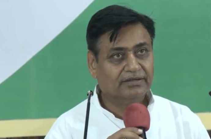 वीडियो न्यूज़ : डोटासरा ने NEET UG 2025 पर भी उठाए सवाल : डोटासरा ने सीबीआई पर भी जताया सन्देश, कहा - सीबीआई केंद्र सरकार का तोता, JPC बनाए
