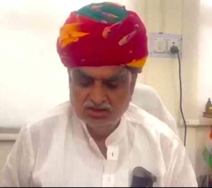 वीडियो न्यूज़ : राजस्थान में निकाय चुनाव पर बड़ी खबर : UDH मंत्री खर्रा ने कांग्रेस पर लगाया झूठ फ़ैलाने का आरोप, बोले - चुनाव कराने के लिए पूरी तरह तैयार