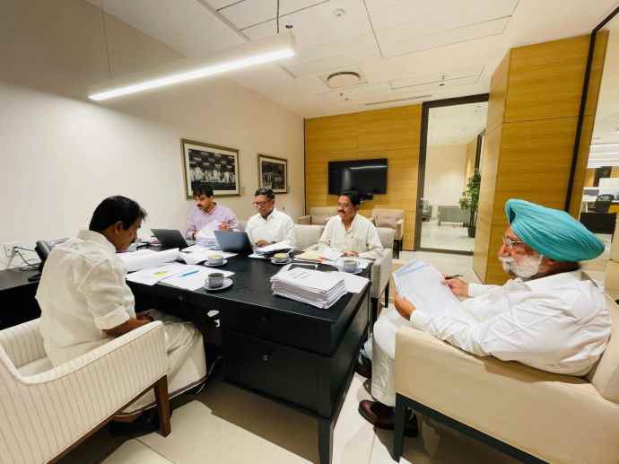 राजस्थान कांग्रेस में 48 जिलाध्यक्षों का पैनल तैयार : उपचुनाव के कारण बारां और झालावाड़ का पैनल अभी नही हुआ तैयार, मौजूदा विधायक से लेकर दुसरे जिले के नेता दावेदार